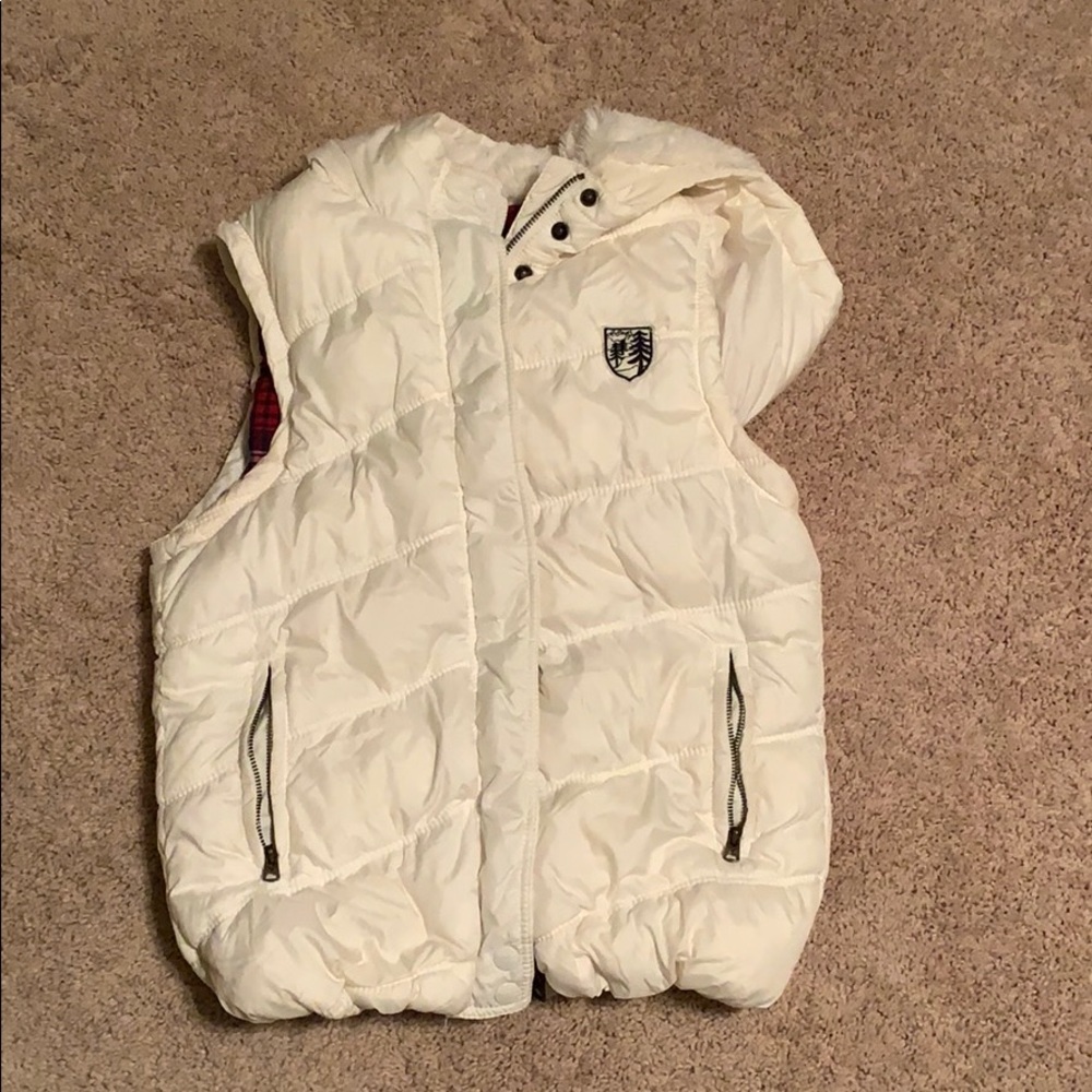 American Eagle Puffer Vest
